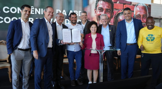 Ricardo Cappelli anuncia Coopera+ com investimento de R$ 16,9 mi na cadeia de recicláveis